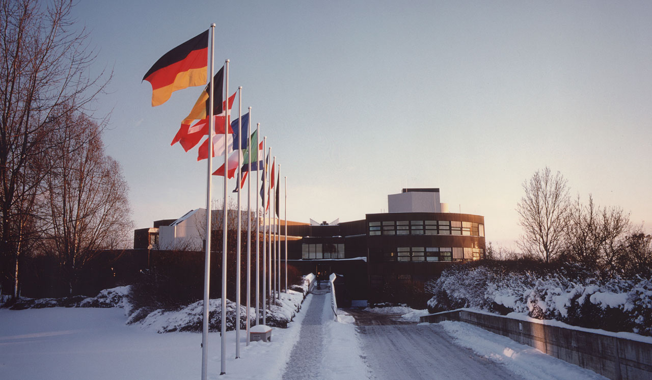 ST-ECF(Space Telescope-European Coordinating Facility)