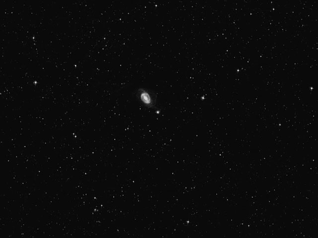 Zooming in on galaxy NGC 1512