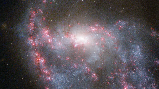 Hubblecast 60: Galaxy scores a bullseye