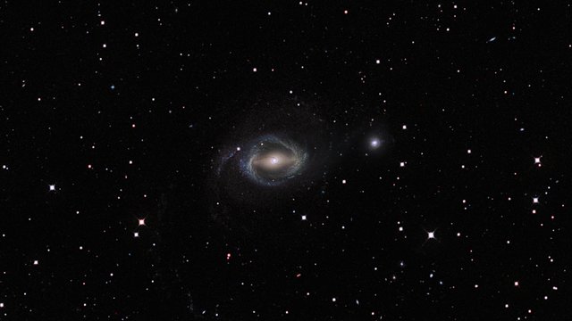 Zooming onto the galaxies NGC 1512 and NGC 1510